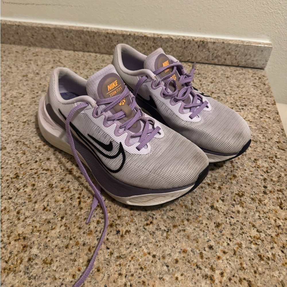 Nike Zoom Fly 5 in Barely Grape - Purple